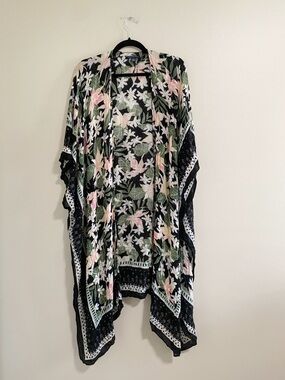 American Eagle Floral Black Multicolor Shawl One Size